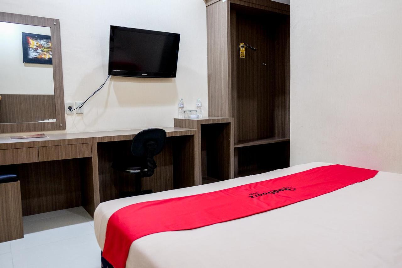 Reddoorz Plus Near Living World Pekanbaru Exterior foto